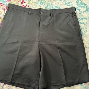 NWT Men’s Haggar Cool 18 Pro Golf Shorts 46w